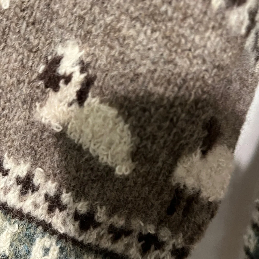 Woolrich sweater, size medium, great condition, smoke free pet free home - Picture 5 of 9
